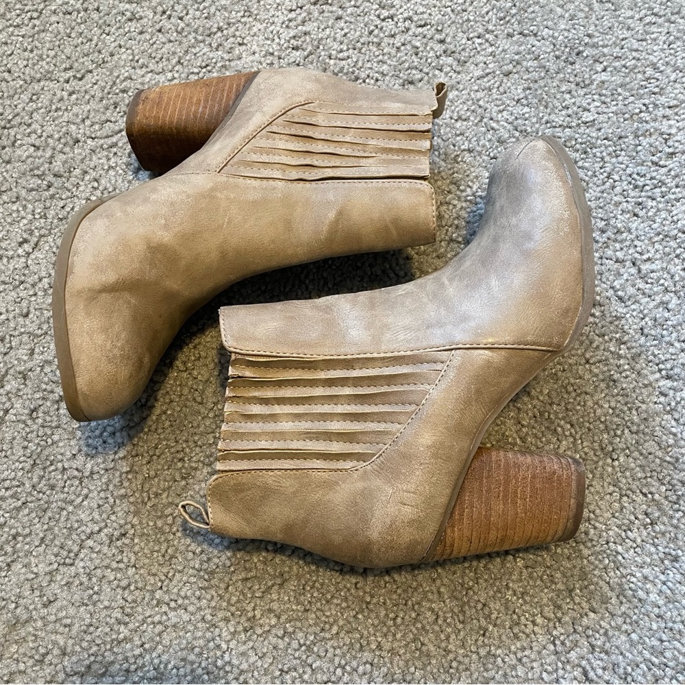 Madden Girl Suede Booties | 7.5 Women - Picture 1 of 7